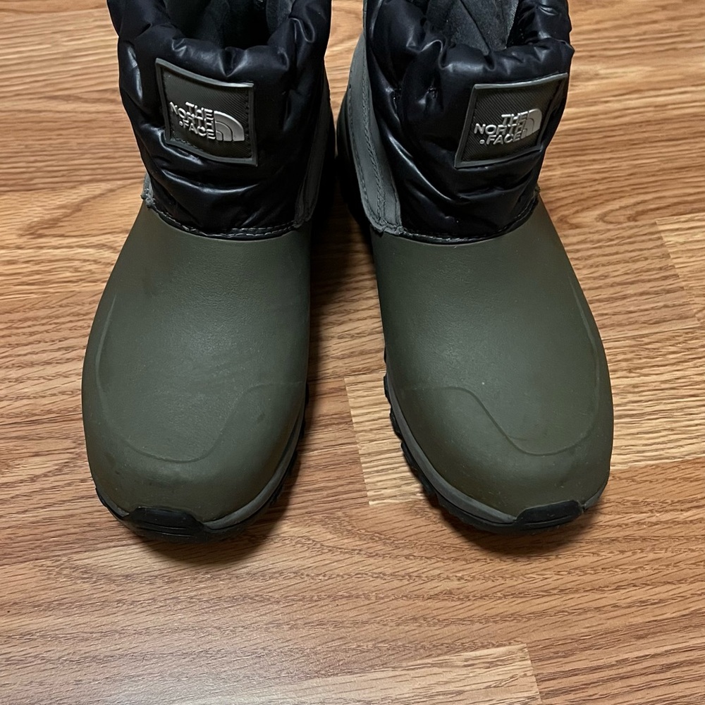 The North face women snow boots